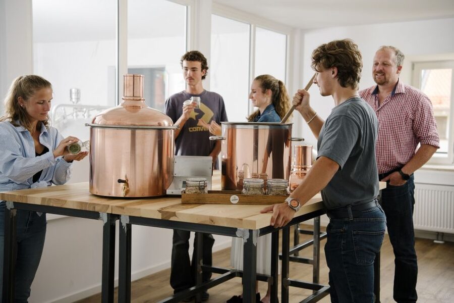 München: Braukurs mit Führung und Verkostung - A full brewing session inside a Munich brewery