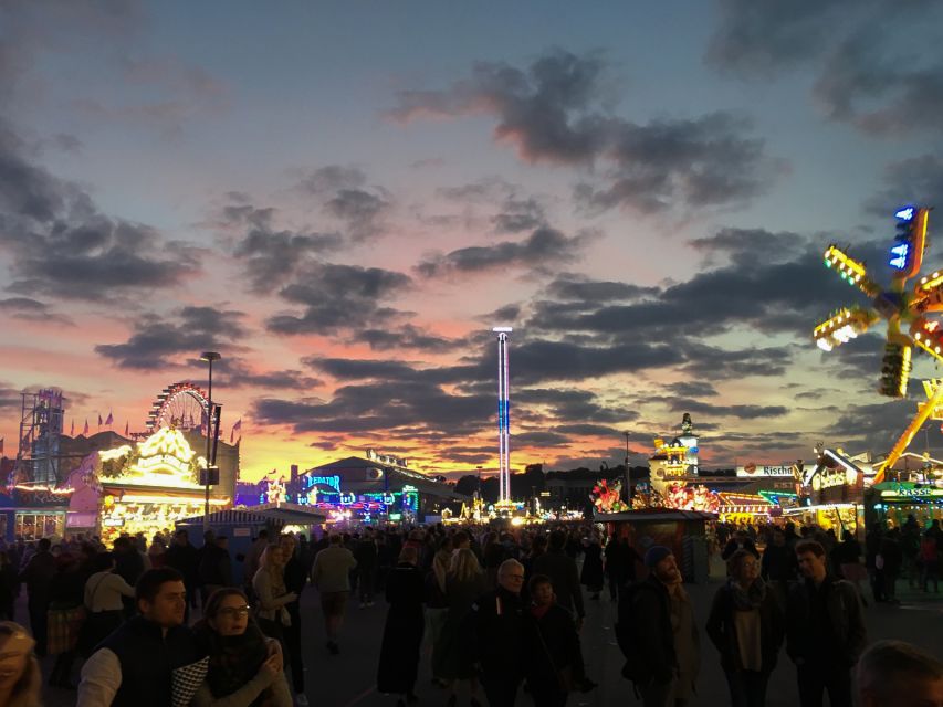 München: Oktoberfest Experience and Lunch in Tent - A guided first look at the festival grounds