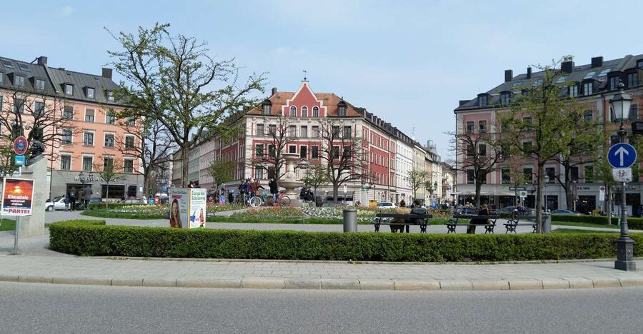 Munic:h; Paul's Bavarian Food and Market Tour - Meeting at Karlstor and entering the Old Town