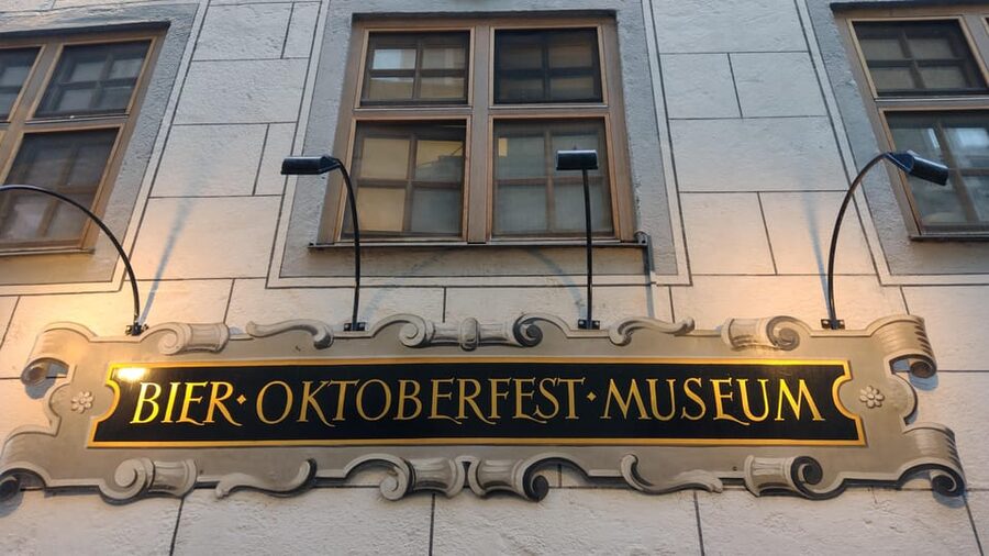 Munich: Bavarian Beer Walking Tour with Samples - The walk to Viktualienmarkt changes the pace