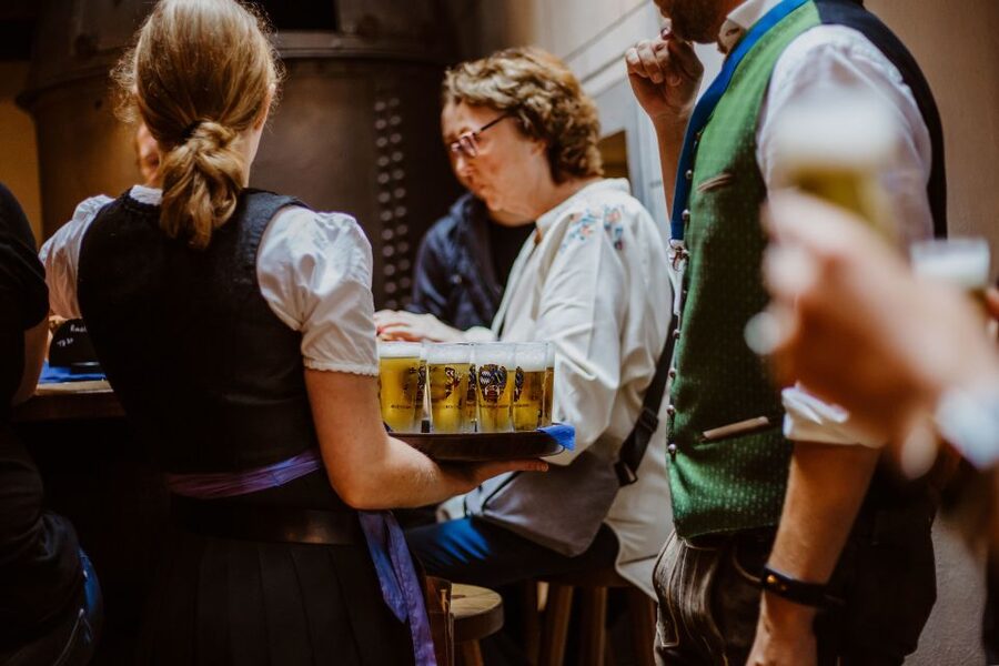 Munich: Beer and Food Tour with Dinner & Oktoberfest Museum - Beer gardens, old halls, and the Hofbräuhaus stop