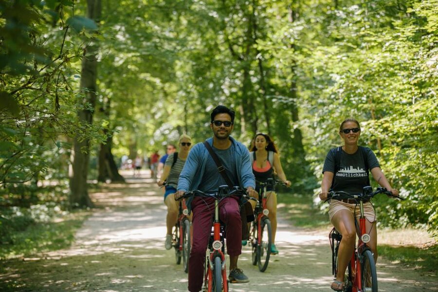 Munich: Bike Tour with Beer Garden Break - The Isar, Angel of Peace, and the Bavarian Parliament