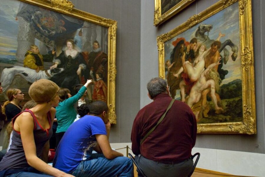 Munich: City Pass 45+ Top Attractions and Public Transport - The first-day bus ride and city orientation