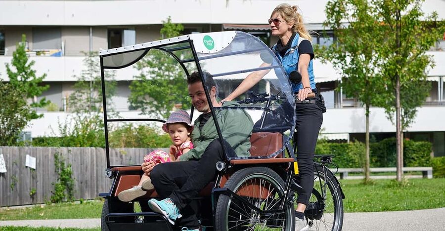 Munich: Day-rent rickshaw and explore Munich yourself - The driving lesson is more important than it looks