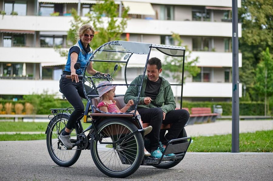 Munich: Day-rent rickshaw and explore Munich yourself - Starting at Schleißheimer Street 181
