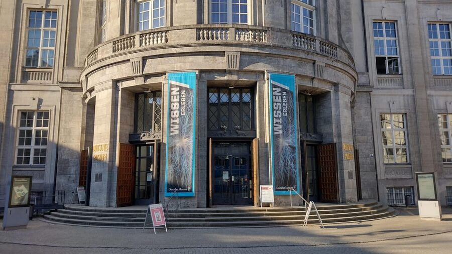 Munich: Deutsches Museum Guided Tour with Entry Ticket - What the private guide adds
