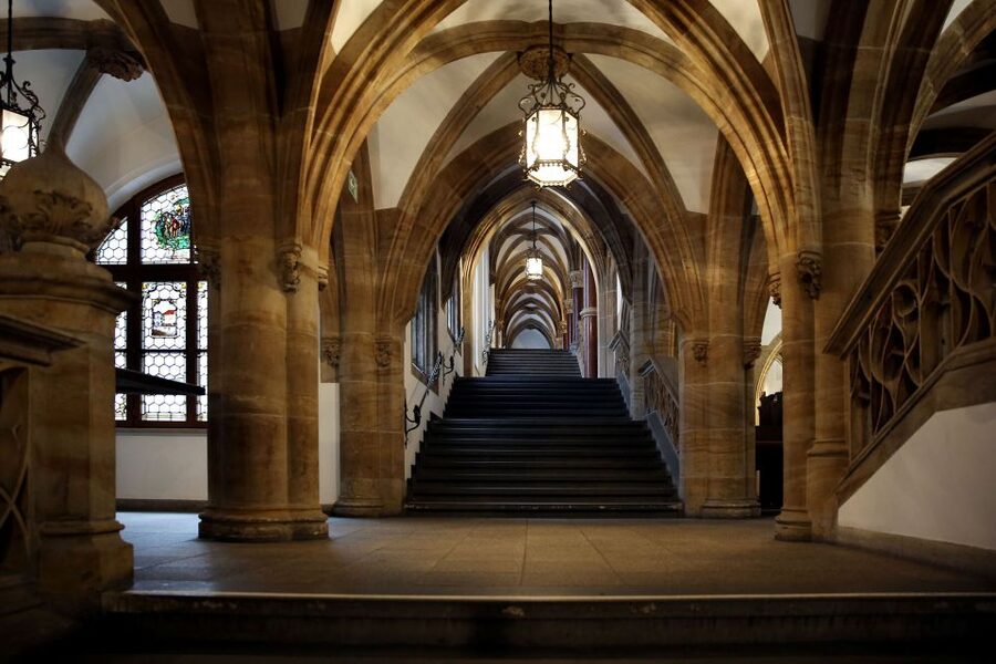 Munich: Guided Tour of the historic Town Hall on Marienplatz - The Law Library, a cinematic change of mood