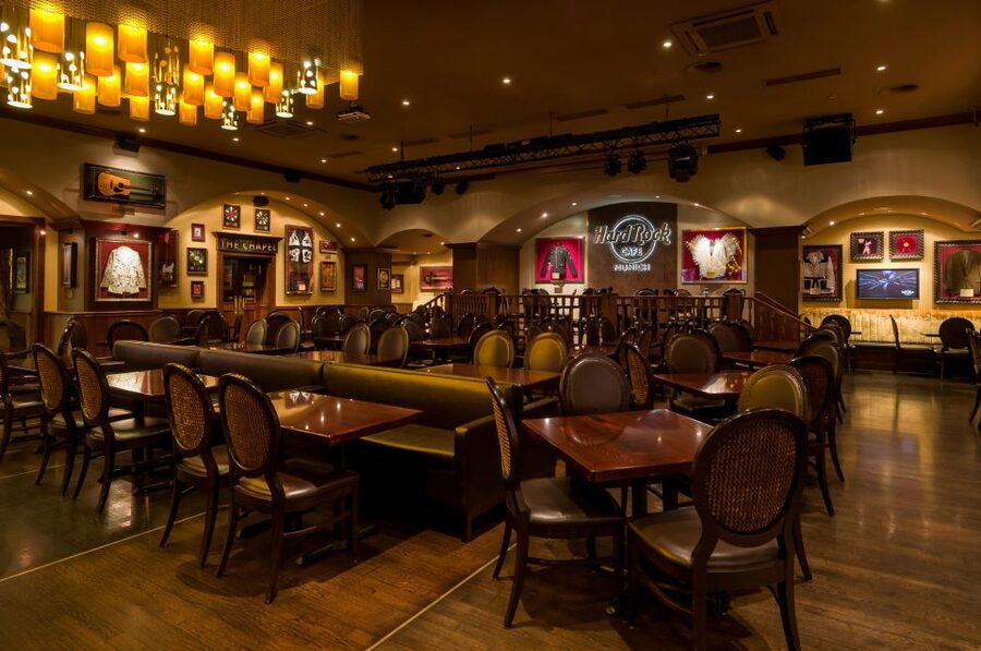 Munich: Hard Rock Cafe with Set Menu for Lunch or Dinner - The Rock Shop and Hard Rock Couture