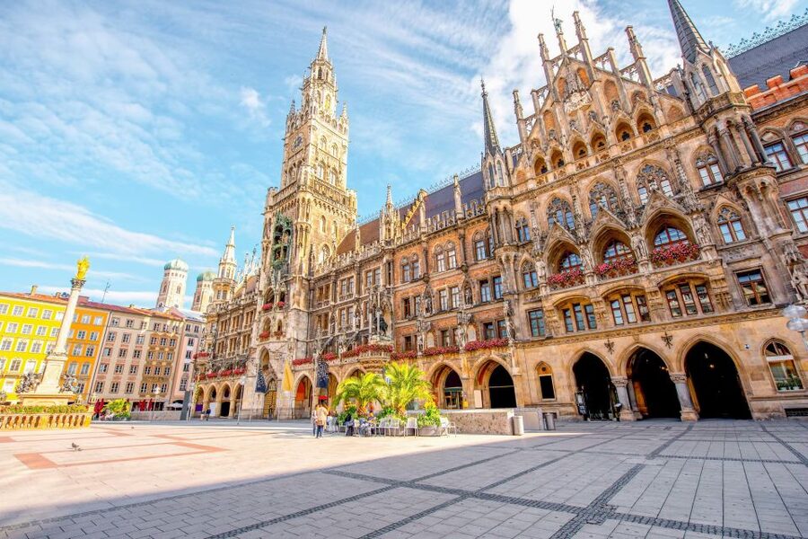 Munich Hop-On Hop-Off Tour: 1-Day or 2-Day Ticket - One day or two: choosing the right ticket