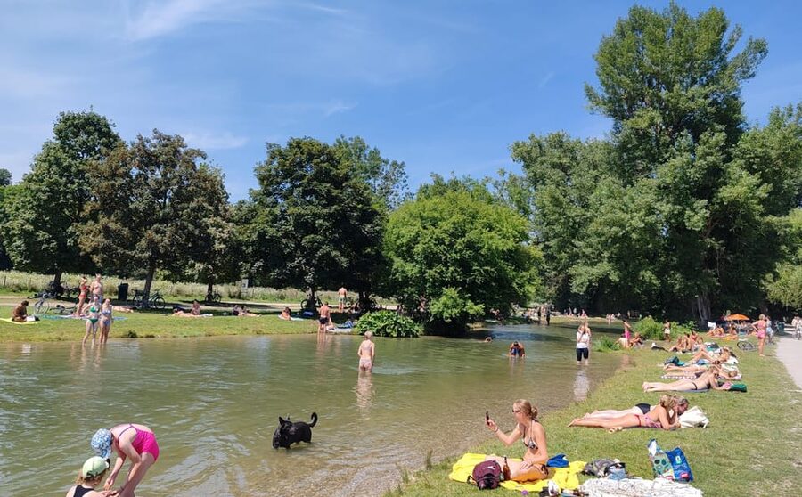 Munich: Mini Classic Bike Tour with Beer Garden Stop at 4 PM - Five things to know before you book