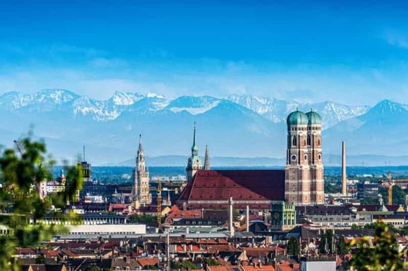 Munich: Must-See Attractions Walking Tour - Private group or small group?