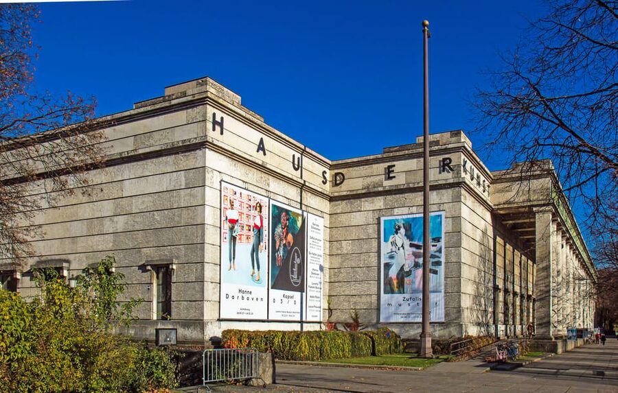 Munich: National Socialism Historical Tour in GERMAN - German language and guide format