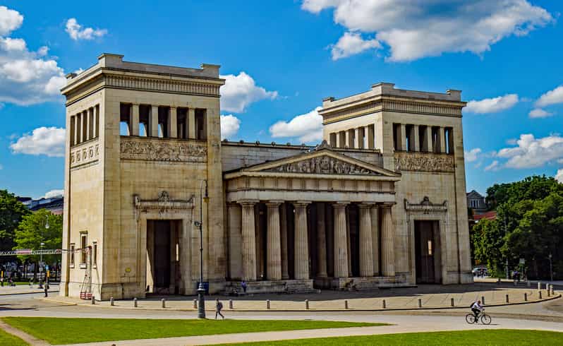 Munich: National Socialism Historical Tour in GERMAN - Starting at Königsplatz