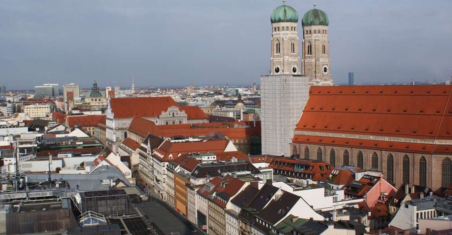 Munich: Nazi History 2-Hour Small Group Walking Tour - The Hofbräuhaus and the power of a public room