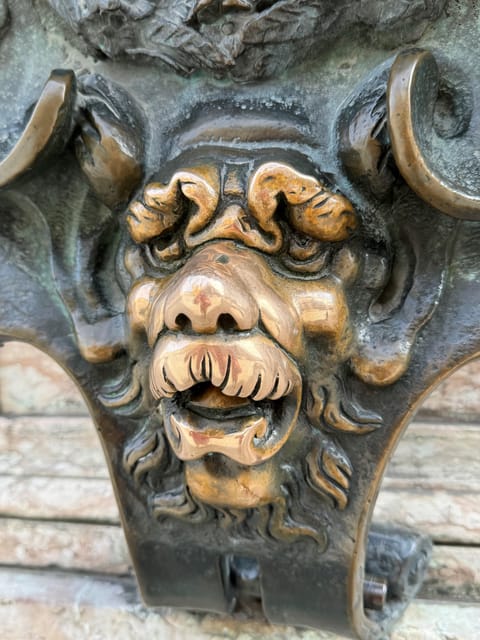 Munich: Night Watchman Tour for Kids (6 - 12 years) - 75 min - Meeting the watchman at Mariensäule