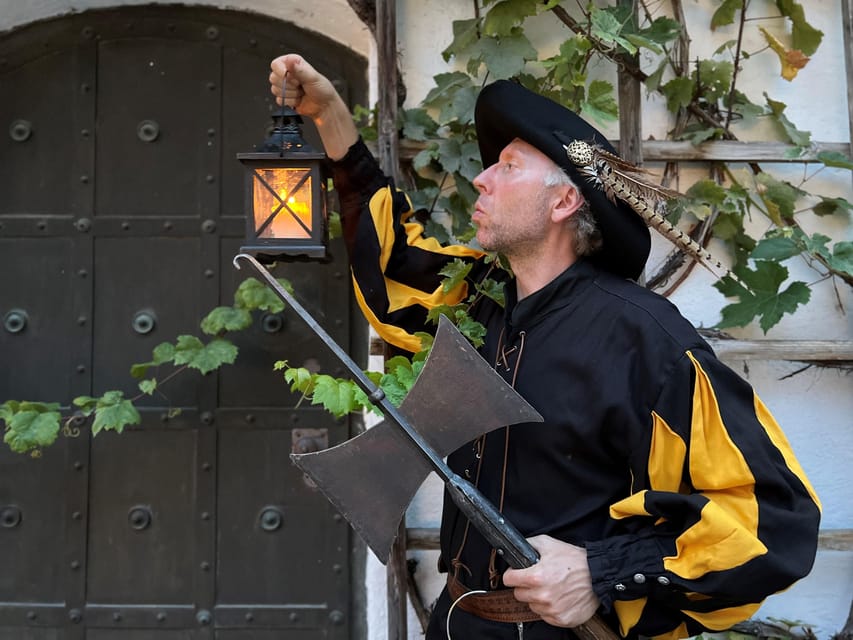 Munich: Night Watchman Tour for Kids (6 - 12 years) - 75 min - Walking Munich’s old town after dark