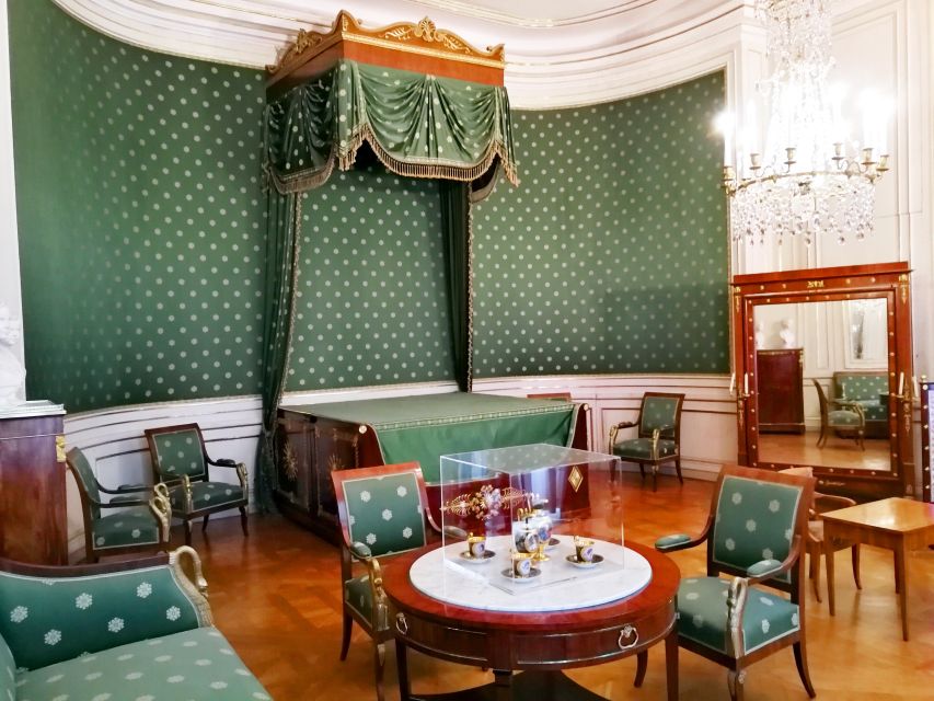 Munich: Nymphenburg Palace with official Guide - Two Ludwig rooms with strong personal appeal