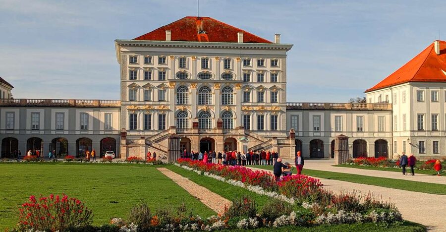 Munich: Nymphenburg Palace with official Guide - Meeting at the palace entrance
