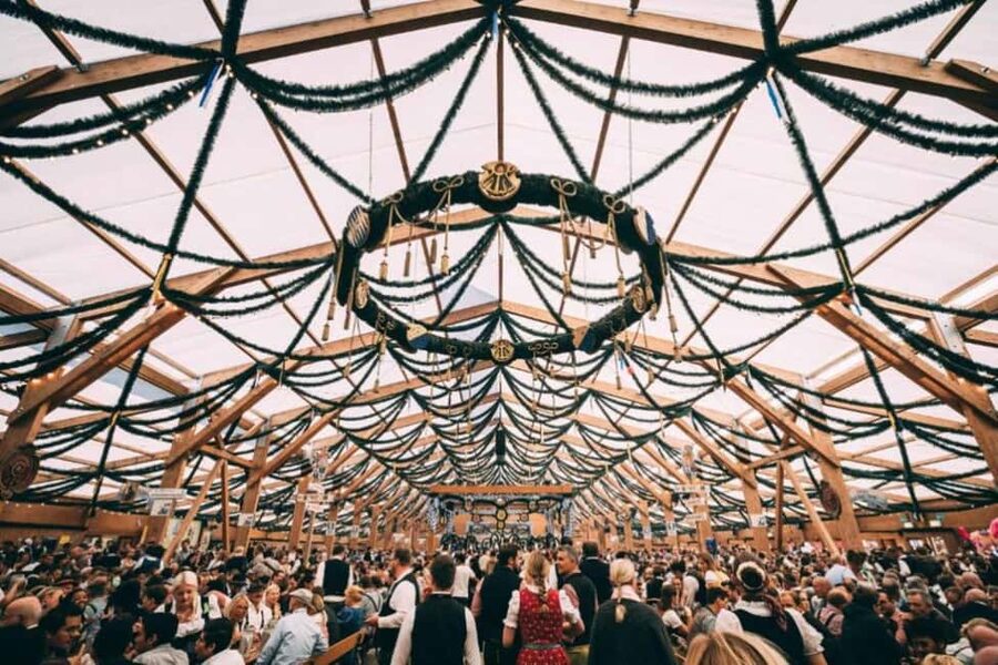 Munich: Oktoberfest Big Beer Tent Evening including table reservation - The first hour: photos, orientation, and Oktoberfest context