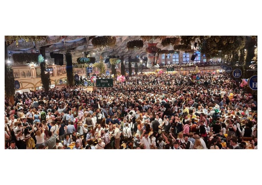 Munich: Oktoberfest Big Beer Tent Evening Table Reservation - Should you book this Oktoberfest table?