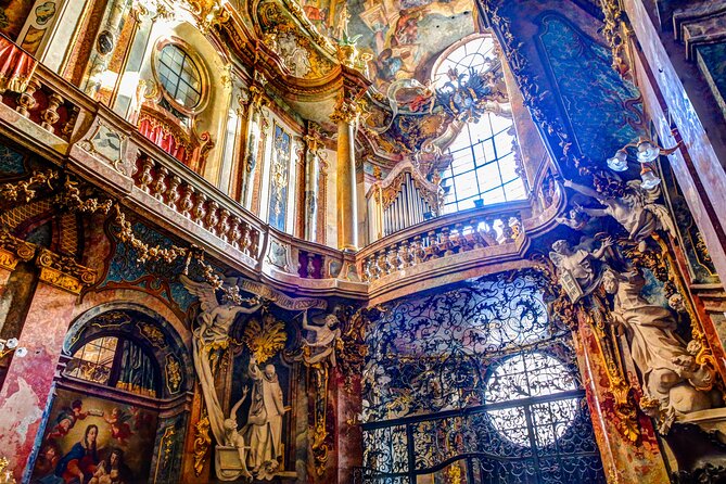 Munich: Old Town Highlights Private Walking Tour - The 6-hour route and Munich Residenz