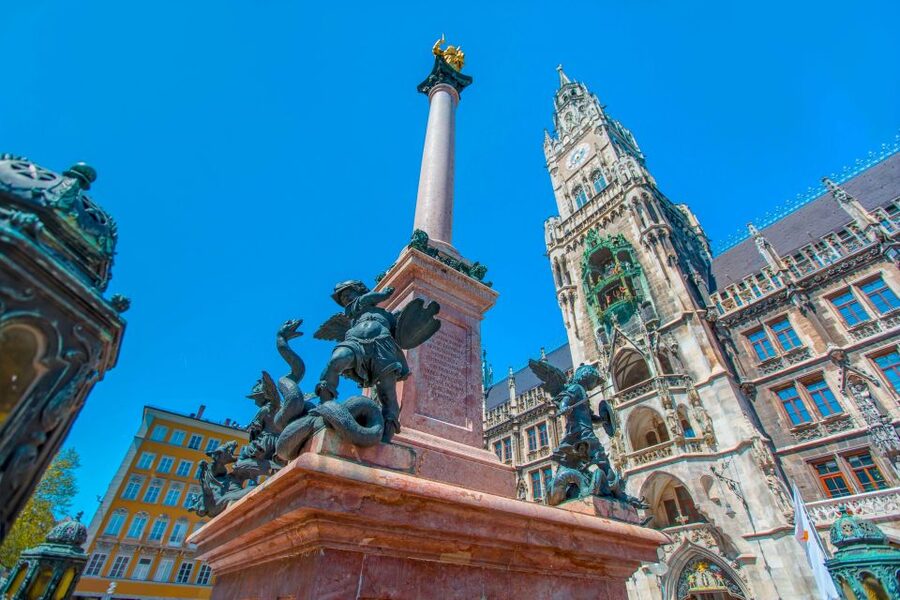 Munich: Old Town & Viktualienmarkt City Walk in German - The guide can make or break the experience
