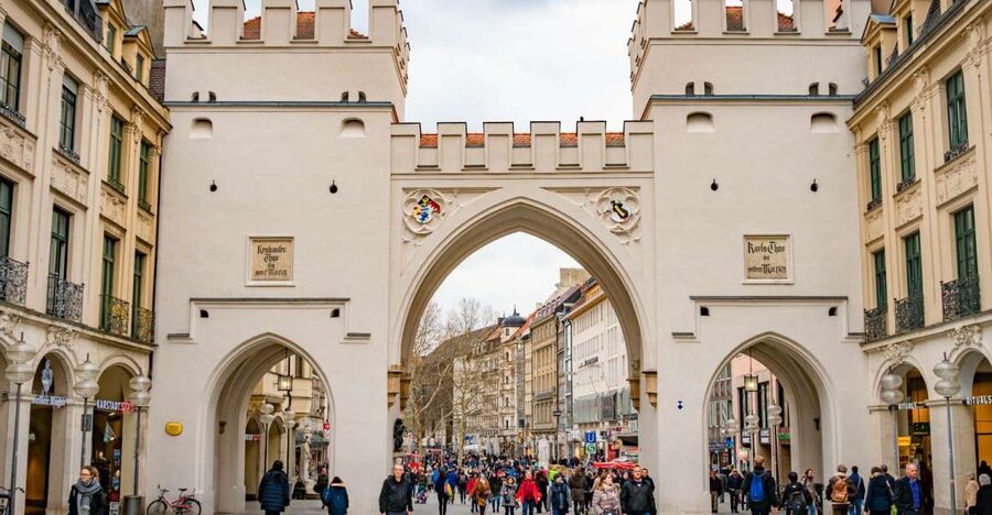 Munich: Old Town Walking Tour in Spanish - Starting Under Karlstor at Karlsplatz
