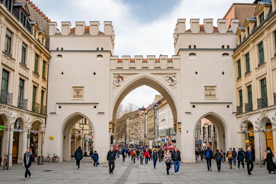 Munich: Old Town Walking Tour in Spanish - St. Michael’s Church and Munich’s Religious Center