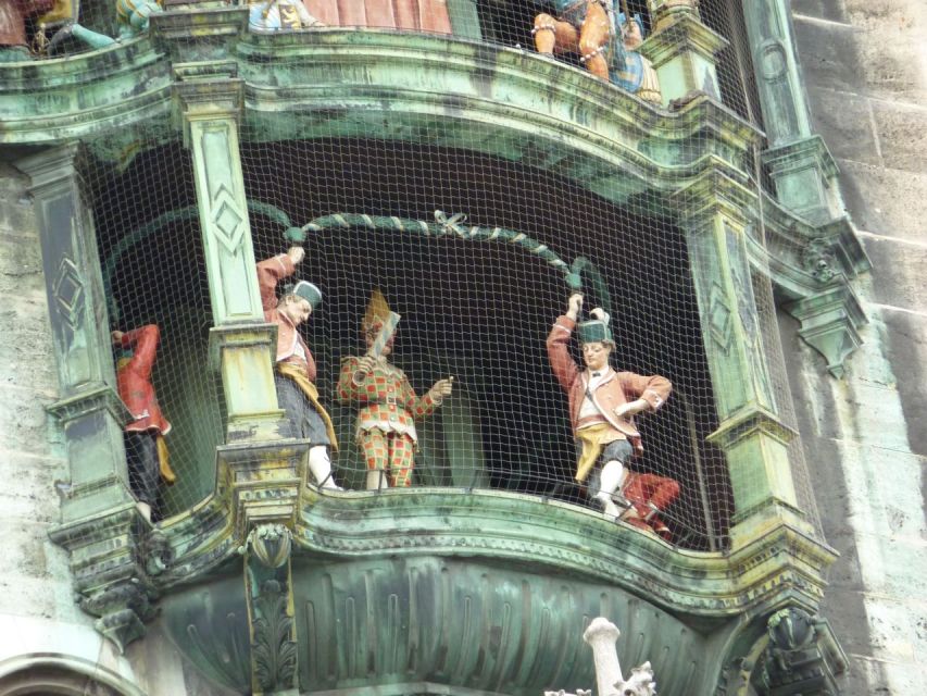 Munich: Private Walking Tour of the Historical City Center - Hofbräuhaus and nearly 450 years of beer culture