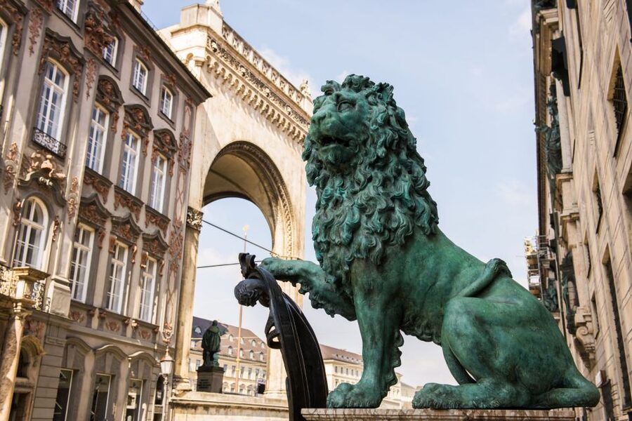 Munich : Private Walking Tour with A Guide (Private tour) - Baroque art, Bavarian culture, and everyday Munich