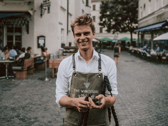 Munich: Romantic Wine Experience for Two at Viktualienmarkt - Who should book this experience?