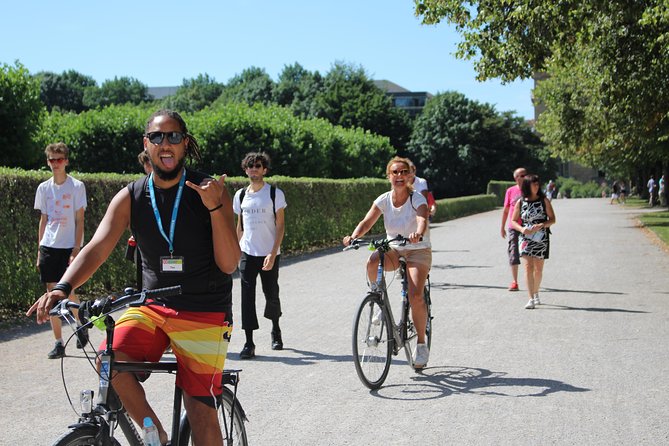 Munich Small-Group Bike Tour - Odeonsplatz and the city’s political past