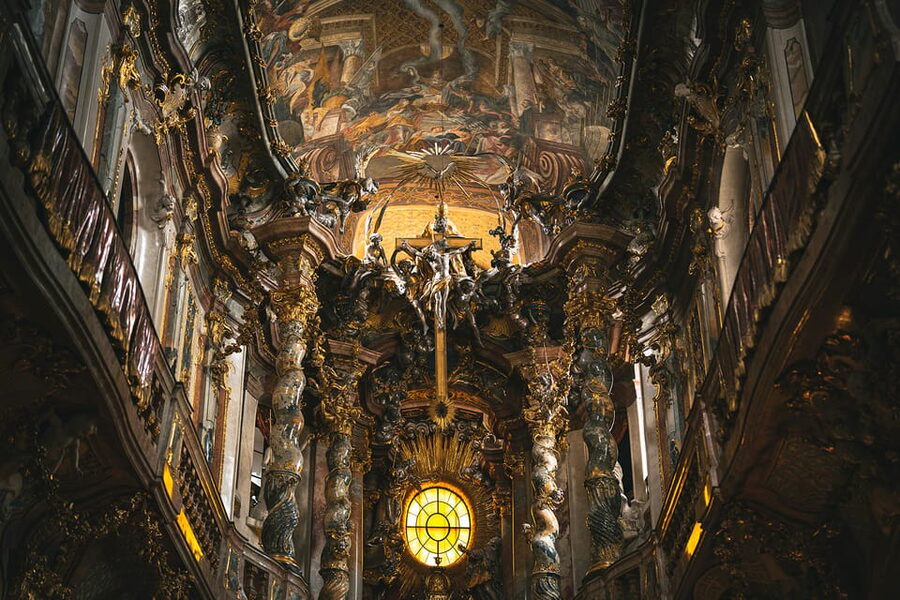 Munich: Spanish Guitar & Bach Toccata at Asamkirche - Who Will Enjoy This Concert Most?