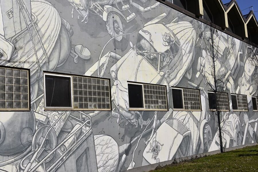Munich: Street Art Bike Tour - The slaughterhouse district and the railway bridge break