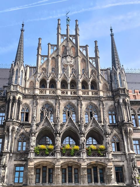 Munich: Walking tour of the old town with all your senses - Six details that shape the experience