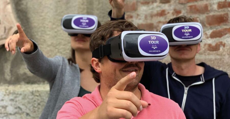 Munich: Walking Tour Old Town 3D VR Tour in GERMAN - Meeting the guide at Orlandohaus