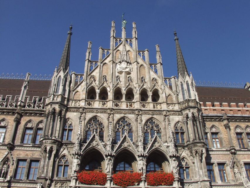 Munich: Walking Tour Old Town and Viktualienmarkt - A food break without a food tour