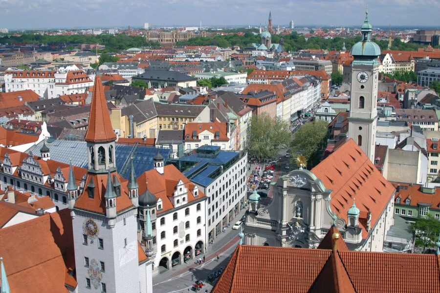 Munich: Walking Tour Old Town and Viktualienmarkt - The Residenz and Bavarian royal power