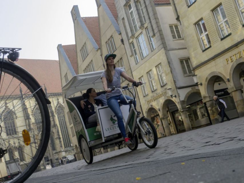 Münster: Private Guided Rickshaw City Tour - Erbdrostenhof and the pleasure of looking up