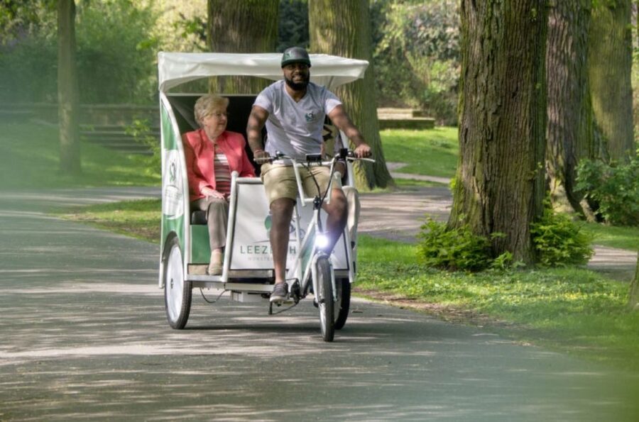 Münster: Private Guided Rickshaw City Tour - Zwinger and the old city walls