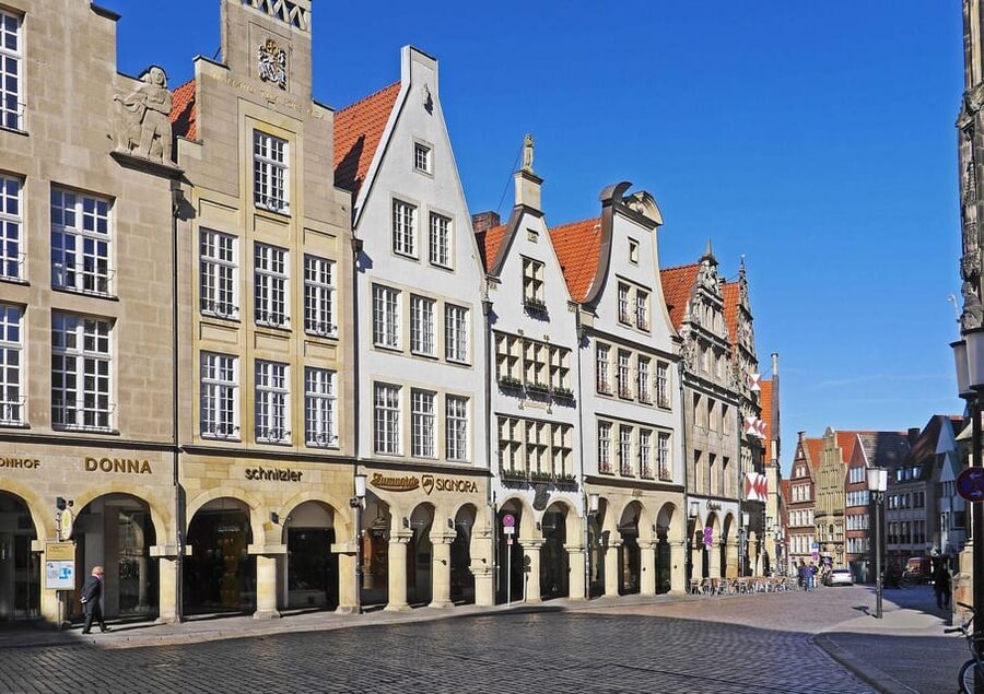 Münster Private Guided Walking Tour - St Paulus Dom and the late medieval astronomical clock