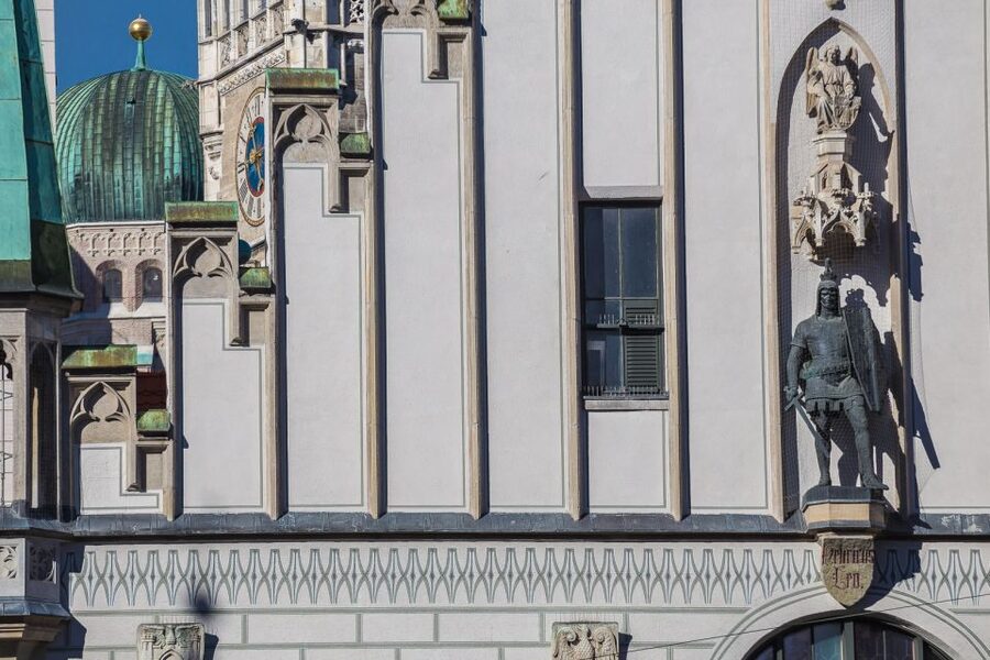 Mystic Munich - Sagas and Legends of the Old Town - Marienplatz, the Marian column, and the city’s protective figures