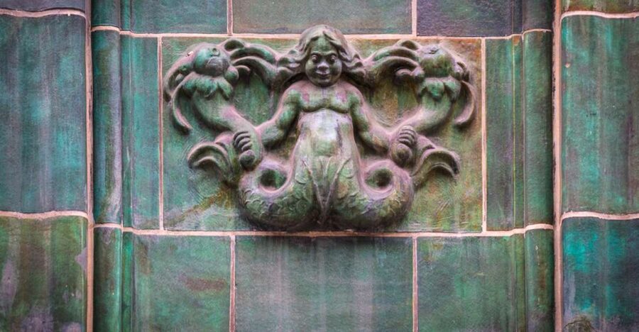 Mystical Hamburg - Walking Tour in German - Reading the city center through forgotten clues