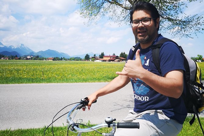 Neuschwanstein Castle by Bus Incl. Bike Ride or Hohenschwangau - What the guides add to the day