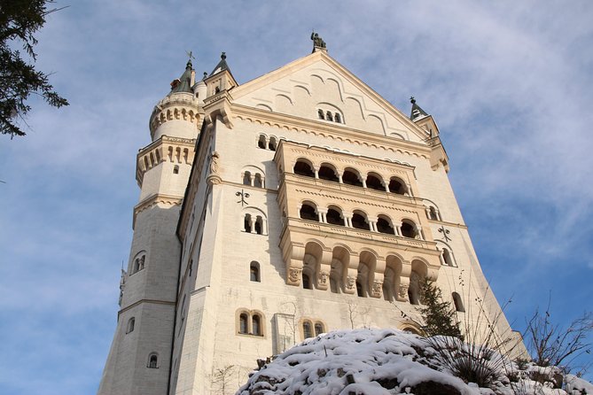 Neuschwanstein Castle Tour with Skip the Line from Hohenschwangau - Why skip-the-line entry matters at Neuschwanstein