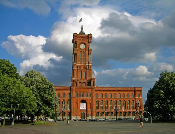 Night magic city tour in Berlin - Key points to know before booking
