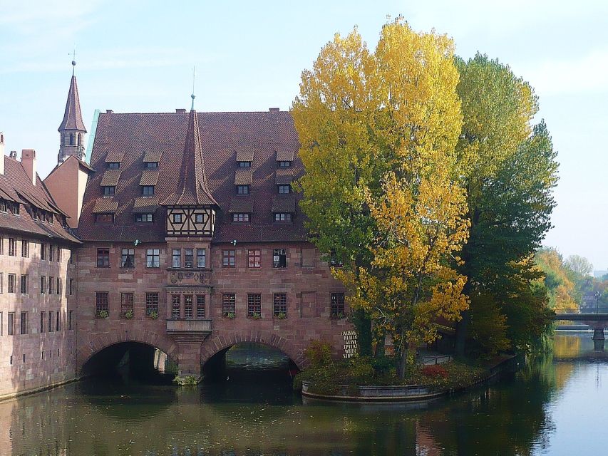 Nuremberg 2-Hour Old Town Highlights Walking Tour in English - Meeting beneath the Hauptbahnhof arches