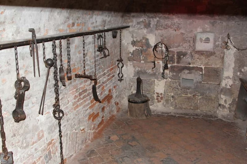 Nuremberg: Medieval Dungeons Guided Tour - What the guiding adds in 45 minutes