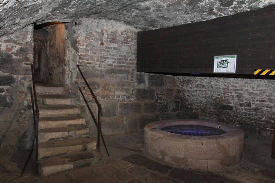 Nuremberg: Medieval Dungeons Guided Tour - The physical setting: stairs, cold, and tight rooms
