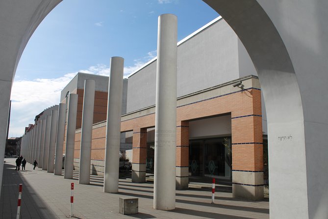 Nuremberg Third Reich Tour in Spanish - St. Lorenz and the concentration camp connection